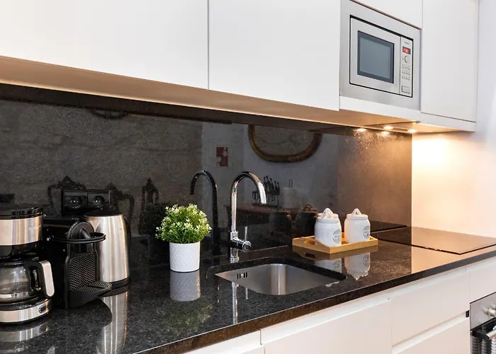 Majestic Cafe - Center Modern *