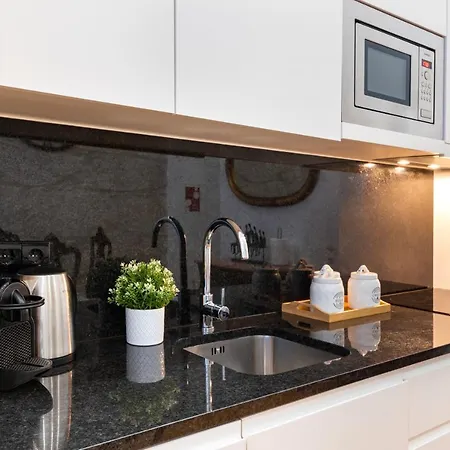 Majestic Cafe - Center Modern *