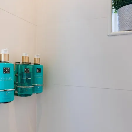 Majestic Cafe - Center Modern *